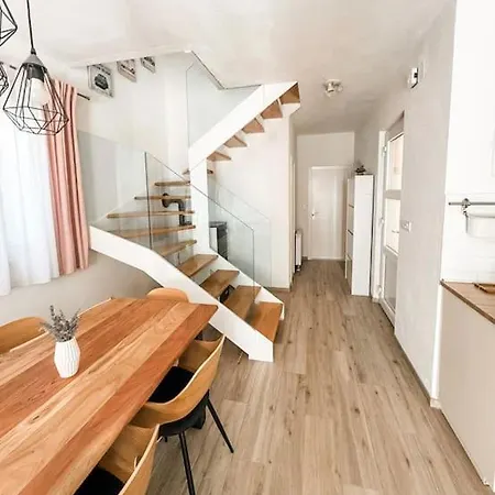 Vakantiehuis Cozyhouse79 3-bedroom With Gym
